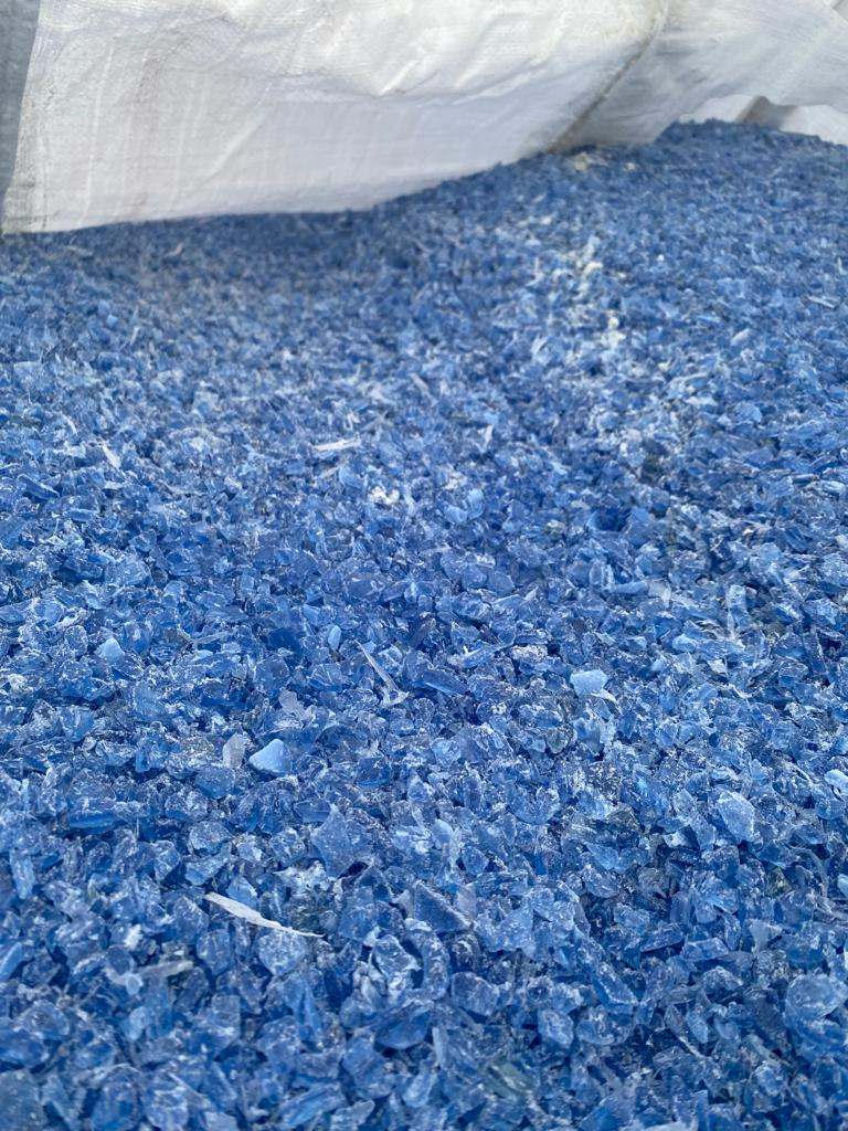 Recycled PET plastic regrind